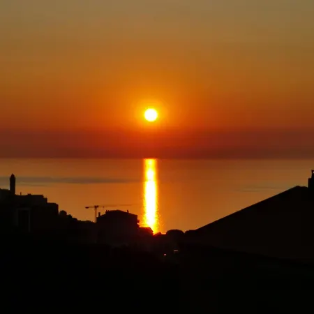 Vue A Bastia, Terrasse Et Piscine Privee. *