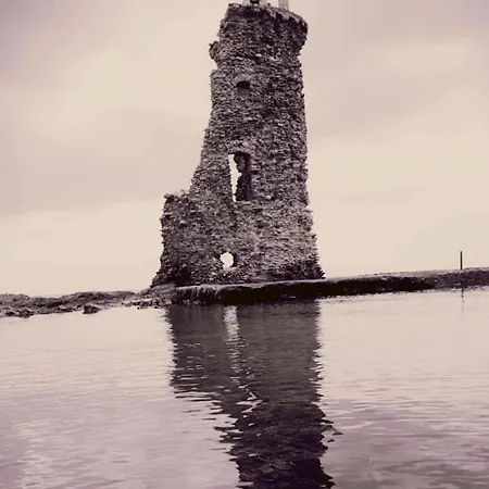 Vue à Bastia, Terrasse Et Piscine Privée. * Bastia (Corsica)