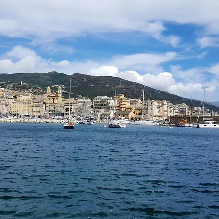 Vue A Bastia, Terrasse Et Piscine Privee.