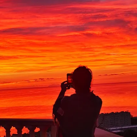 Vue A Bastia, Terrasse Et Piscine Privee.