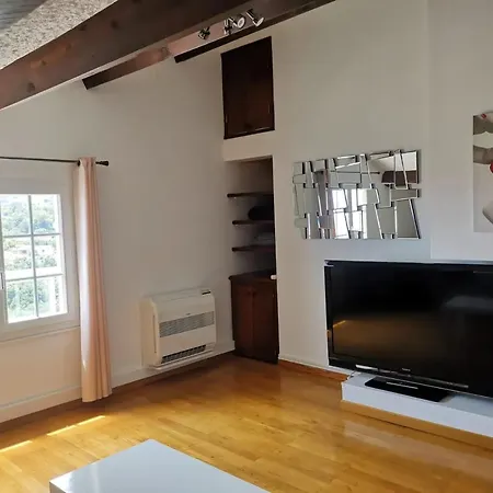 Vue à Bastia, Terrasse Et Piscine Privée. *