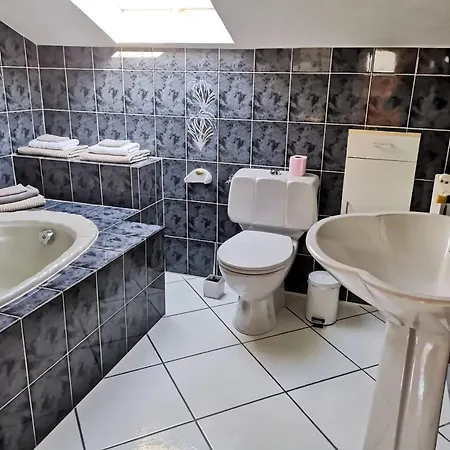 Vue à Bastia, Terrasse Et Piscine Privée. * Bastia (Corsica)