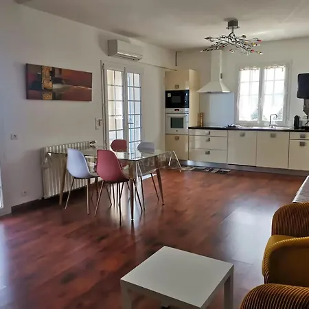 Vue à Bastia, Terrasse Et Piscine Privée. * Bastia (Corsica)