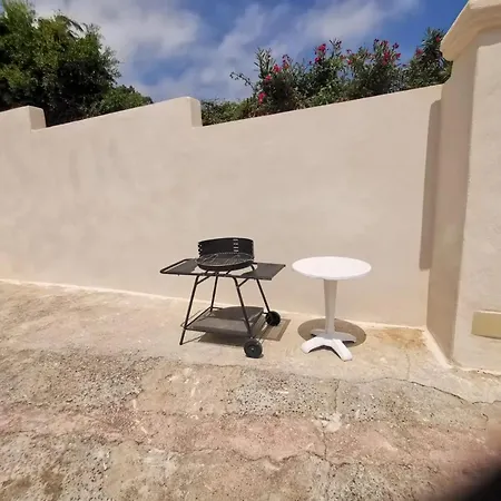 Vue à Bastia, Terrasse Et Piscine Privée. Apartamento