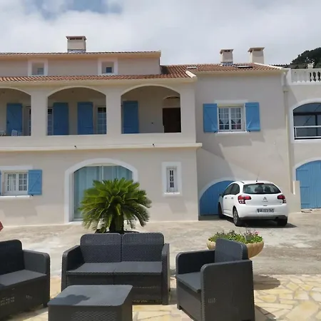 Vue à Bastia, Terrasse Et Piscine Privée. * Bastia (Corsica)