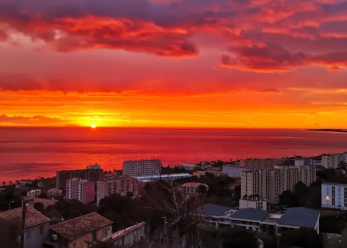Vue A Bastia, Terrasse Et Piscine Privee. Daire Bastiya