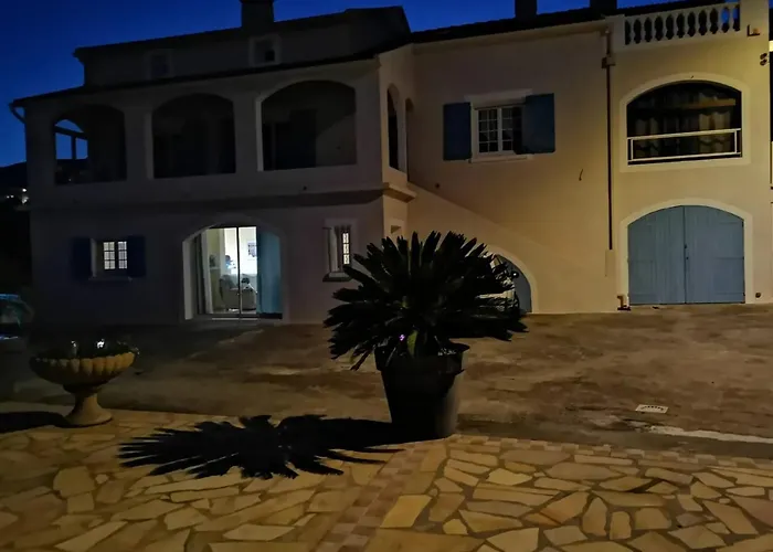 Vue A Bastia, Terrasse Et Piscine Privee. Daire