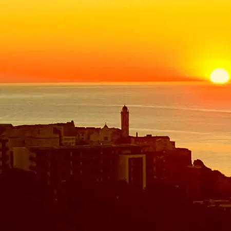 Vue A Bastia, Terrasse Et Piscine Privee.