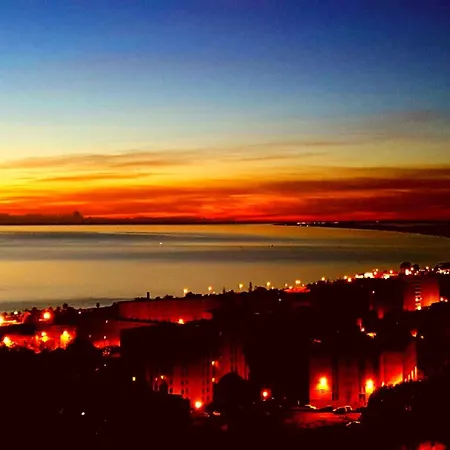 Vue A Bastia, Terrasse Et Piscine Privee.