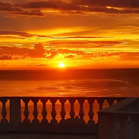 Vue A Bastia, Terrasse Et Piscine Privee. 아파트