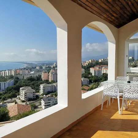 Vue A Bastia, Terrasse Et Piscine Privee. Бастия