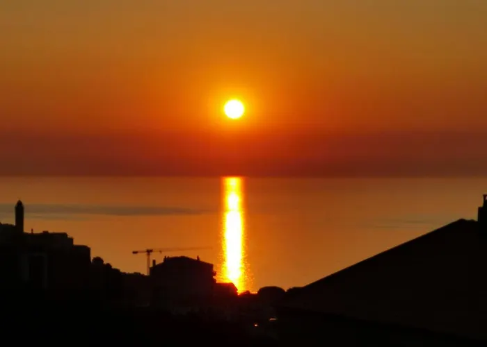 Vue A Bastia, Terrasse Et Piscine Privee. *