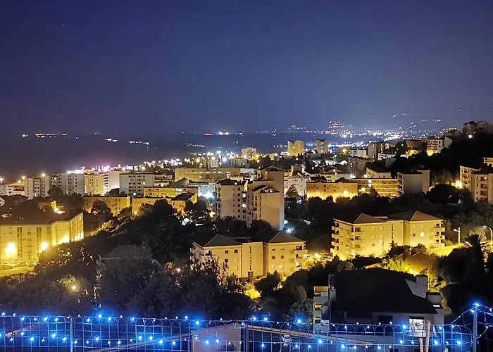 Vue A Bastia, Terrasse Et Piscine Privee. 바스티아