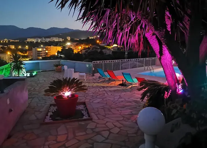 Vue A Bastia, Terrasse Et Piscine Privee. 아파트