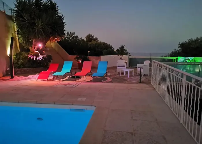아파트 Vue A Bastia, Terrasse Et Piscine Privee. *